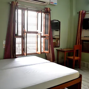 hotel-holy-ganges-view.hotels-varanasi.com/
